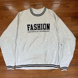 brand: champion.       size: XL.        barely worn